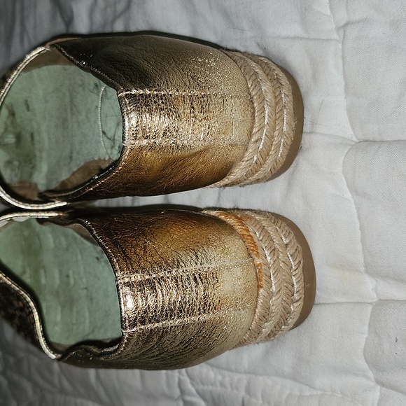 NATURALIZER Gold Espadrilles, Size 10, EUC - Picture 3 of 5